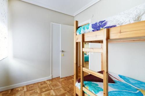 Aca Y Alla Apartamento Alfonso El Batallador Pamplona Exterior foto