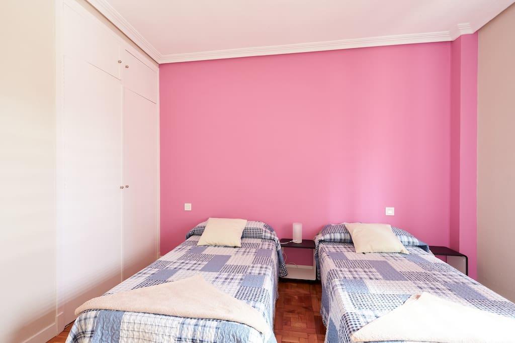 Aca Y Alla Apartamento Alfonso El Batallador Pamplona Exterior foto