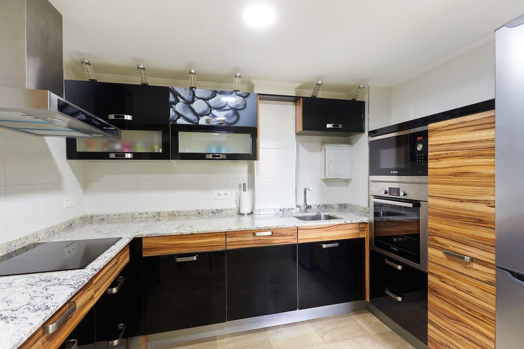 Aca Y Alla Apartamento Alfonso El Batallador Pamplona Exterior foto