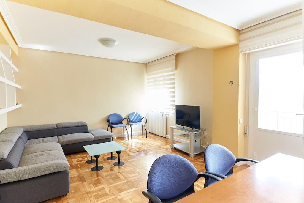 Aca Y Alla Apartamento Alfonso El Batallador Pamplona Exterior foto
