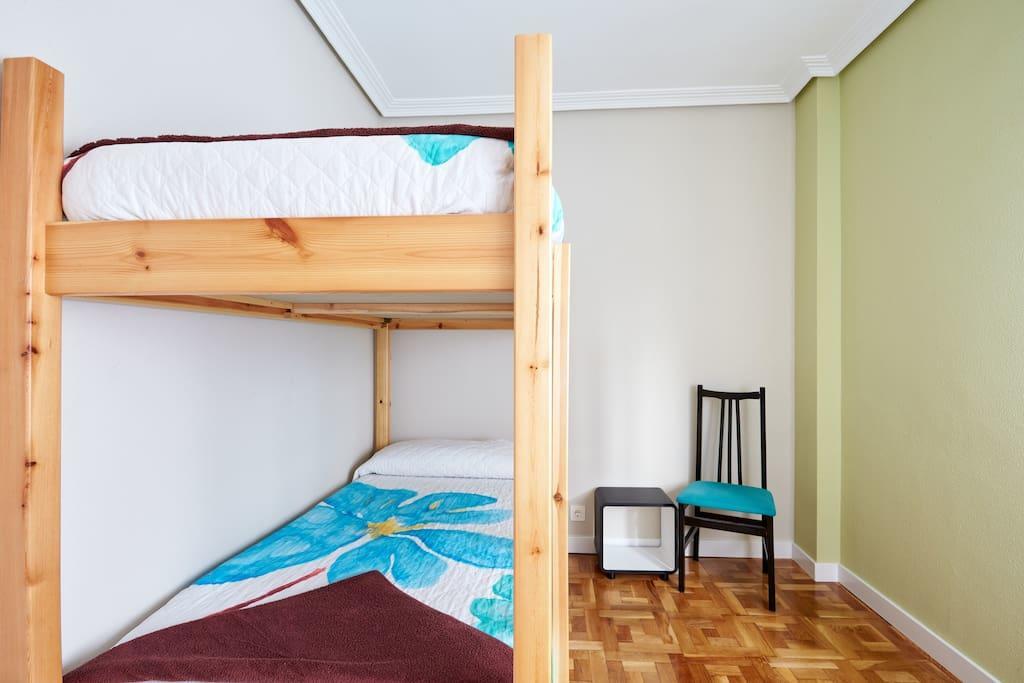 Aca Y Alla Apartamento Alfonso El Batallador Pamplona Exterior foto